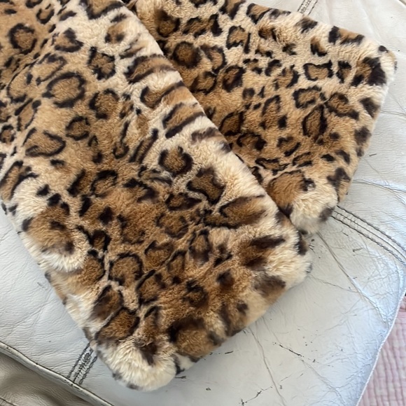 The cashmere project leopard print wrap/scarf — NWT $98 retail - Picture 7 of 10